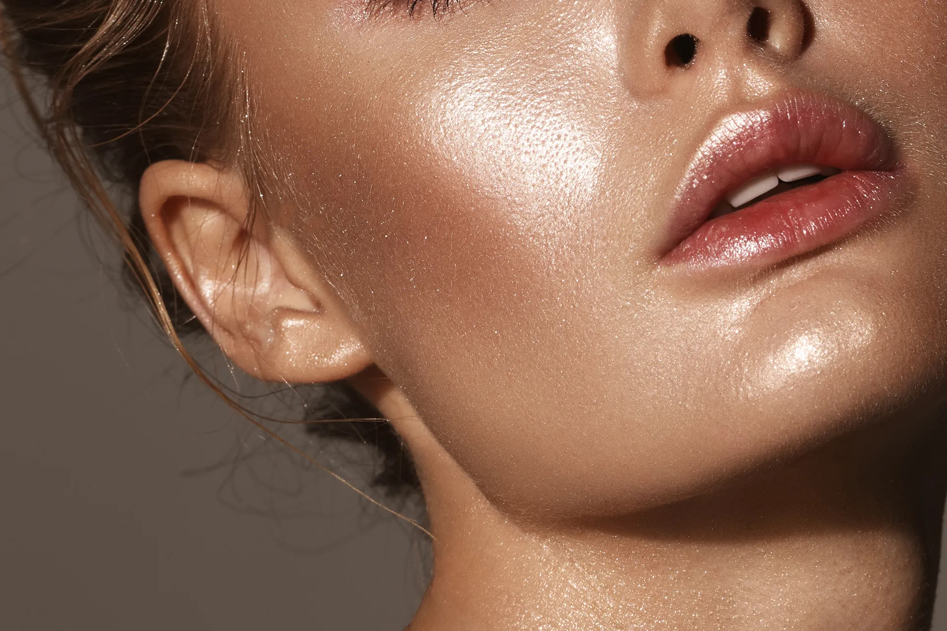 The ‘Glass Skin’ Shortcut: Why Non-Crosslinked HA and Glycerol Are Winning the Aesthetic Lounge
