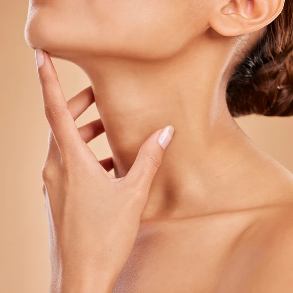 Smooth the Creases: How Synthetic Snail Glycoprotiens are Conquering ‘Tech-Neck’ and Texture